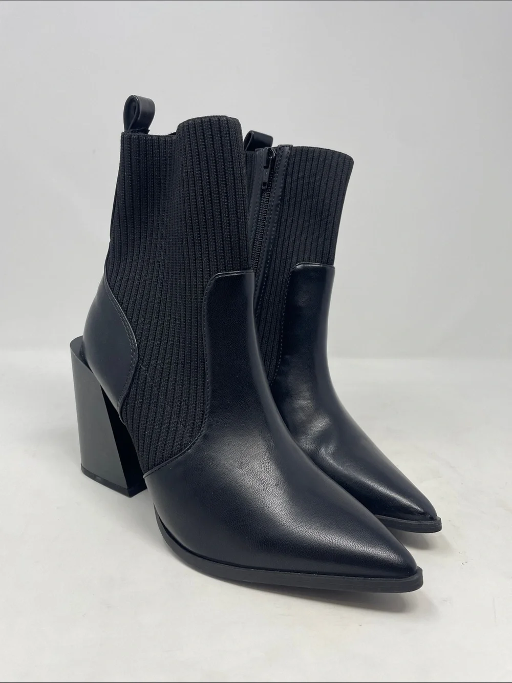 Wild Pair Trinity Black Pointed Toe Ankle Boots Pull-On Knit Booties Sz 6 - NWT - Picture 4 of 12